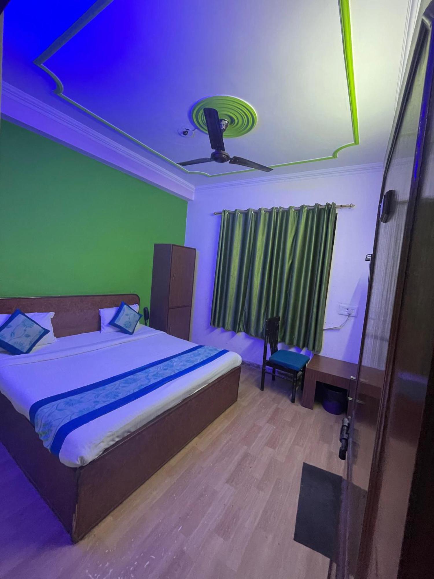 S R Plaza At Delhi Airport Hotel New Delhi Exterior photo