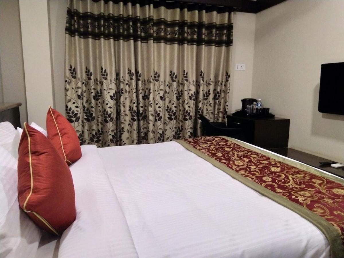 S R Plaza At Delhi Airport Hotel New Delhi Exterior photo