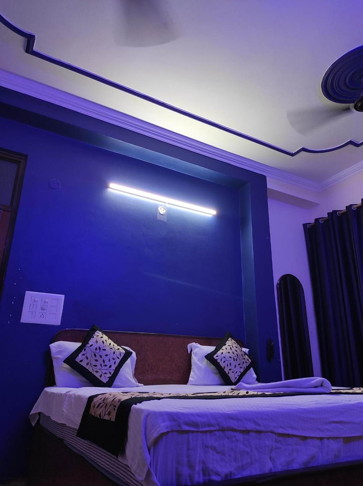 S R Plaza At Delhi Airport Hotel New Delhi Exterior photo