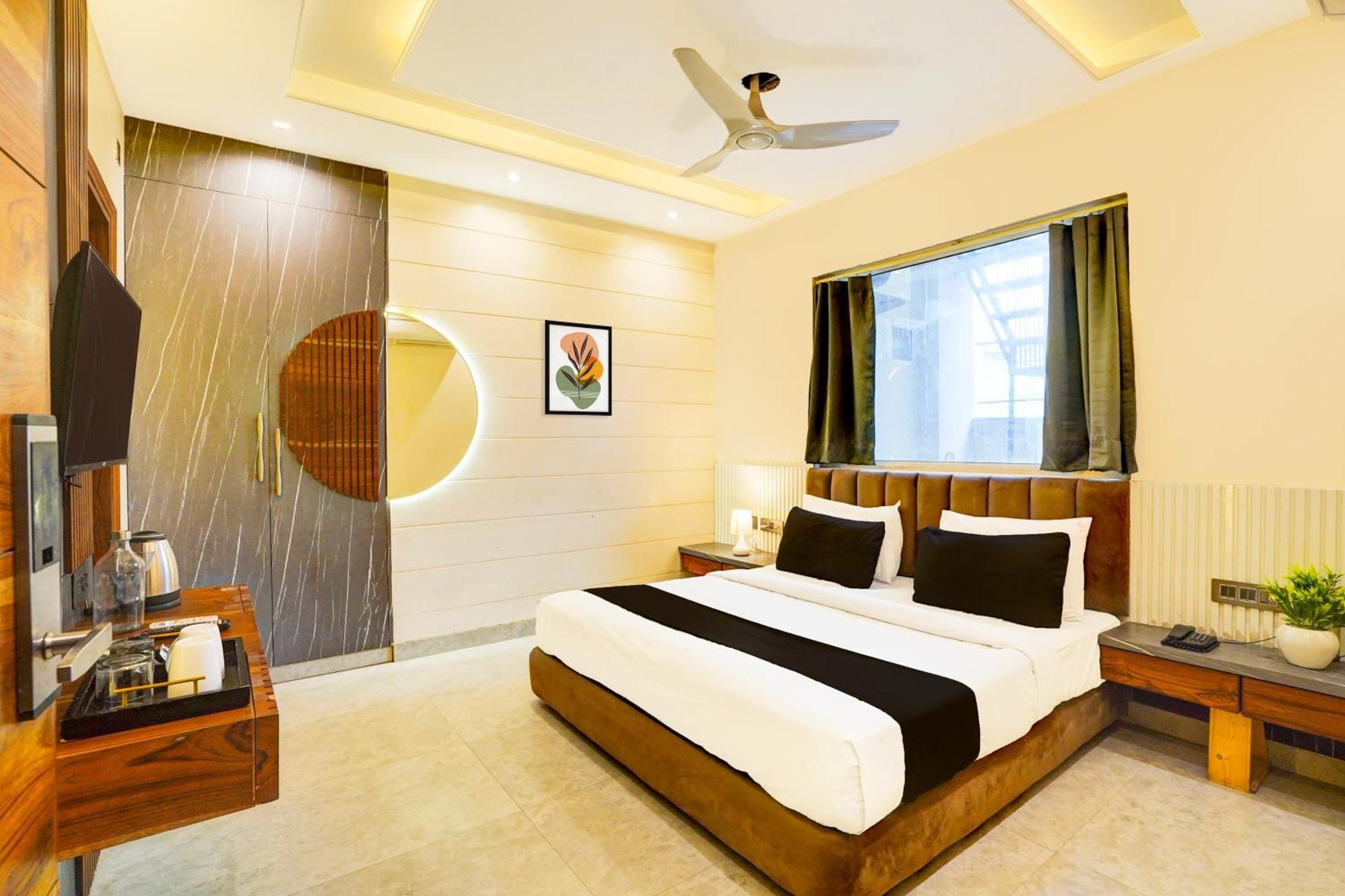 S R Plaza At Delhi Airport Hotel New Delhi Exterior photo